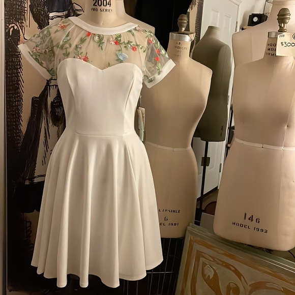 NWT Sweetheart Neckline White Fit & Flare Dress - Picture 3 of 8